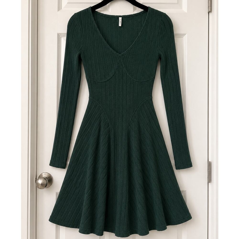 Halara Green Ribbed Fit & Flare Dress – Long Sleeve V-Neck – Size S